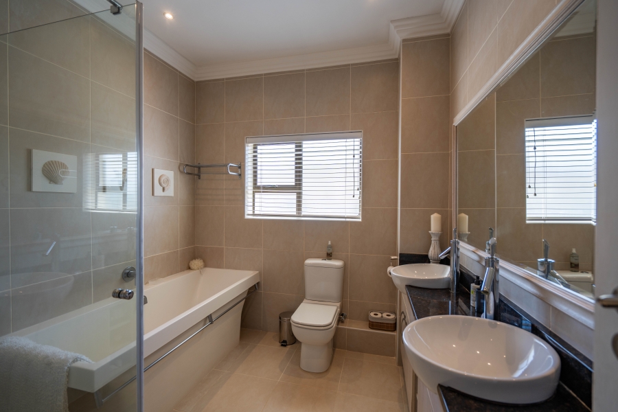 4 Bedroom Property for Sale in West Bank Eastern Cape